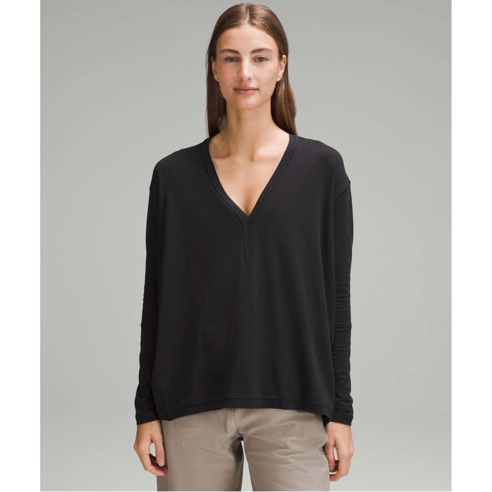 Lululemon Back in‎ action Women Black V-Neck Long Sleeve Oversized Top